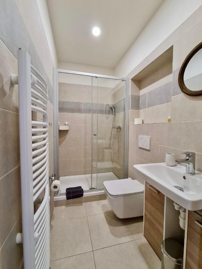 Apartman Praha Brevnov Exteriör bild