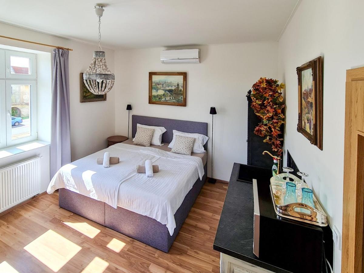 Apartman Praha Brevnov Exteriör bild