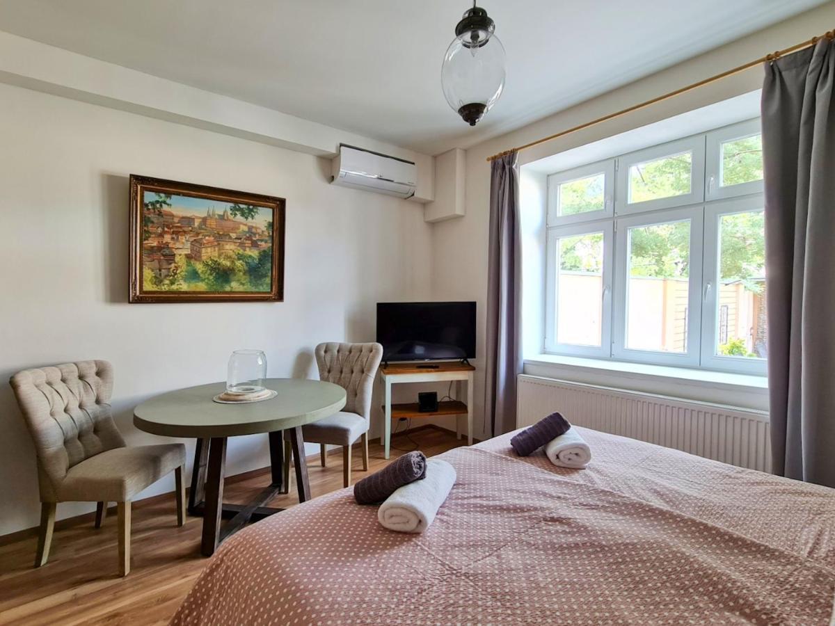 Apartman Praha Brevnov Exteriör bild