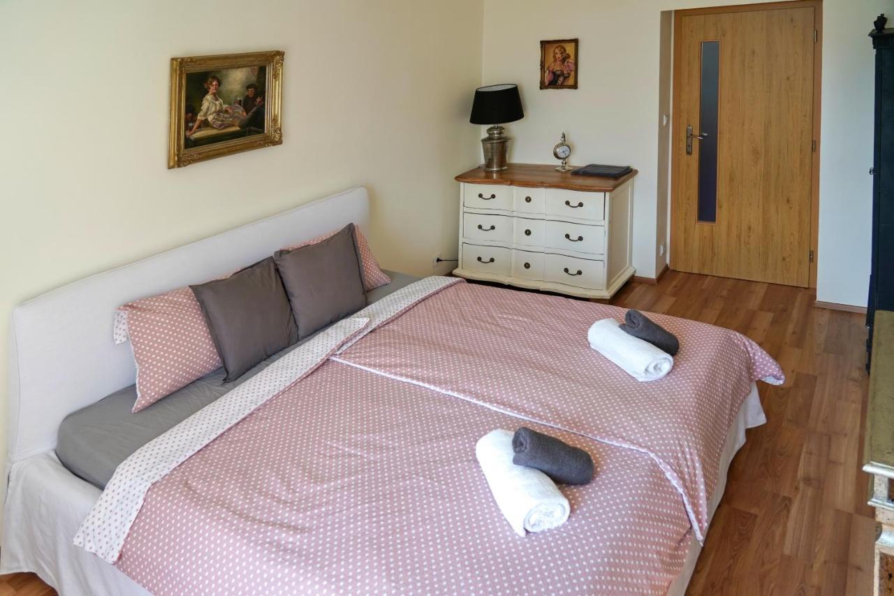 Apartman Praha Brevnov Exteriör bild