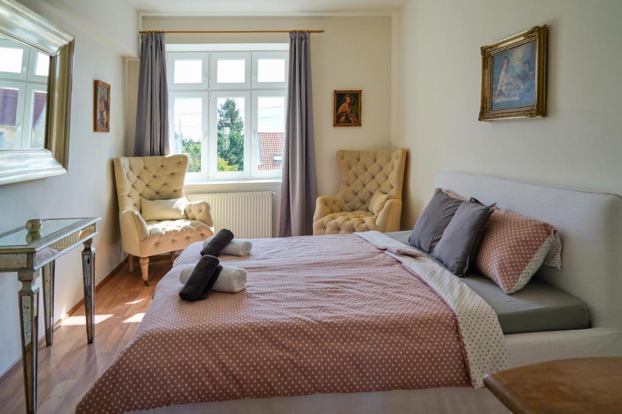 Apartman Praha Brevnov Exteriör bild