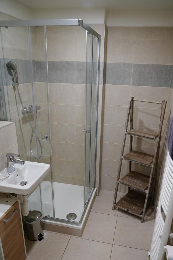 Apartman Praha Brevnov Exteriör bild